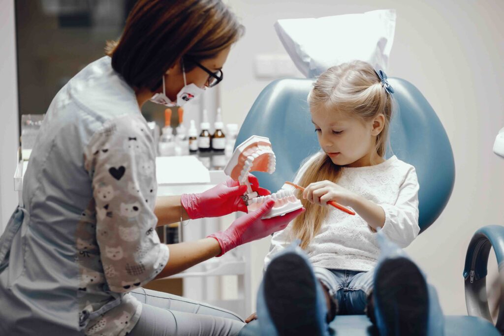 Quando lavare i denti ai bambini