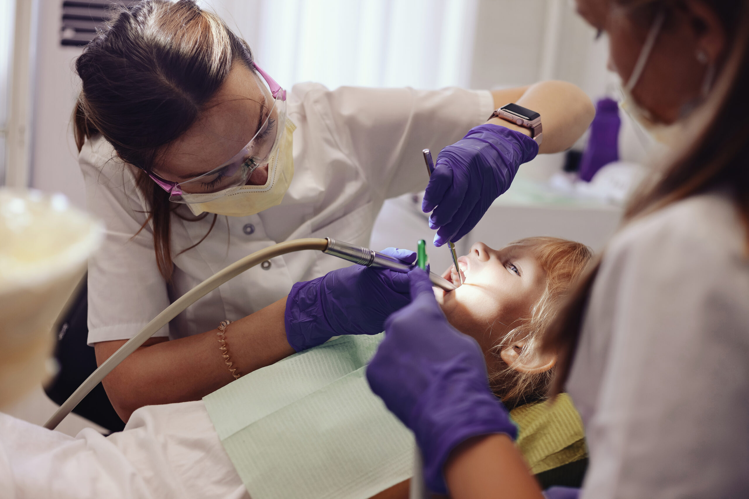 Come insegnare a un bambino a lavarsi i denti